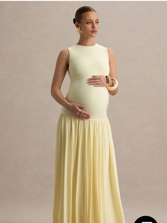 Club L London Dresses & Skirts - Club L London Size 6 Outline Lemon Maxi Dress With Pleated Skirt